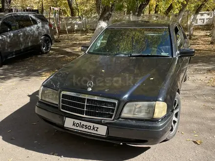 Mercedes-Benz C 180 1995 года за 1 200 000 тг. в Караганда