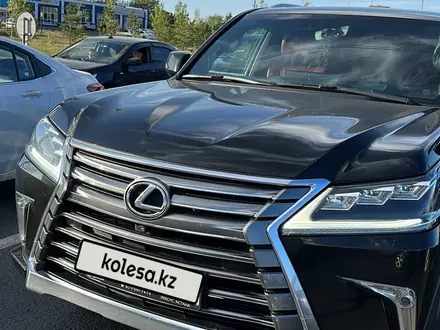 Lexus LX 570 2017 года за 42 000 000 тг. в Астана