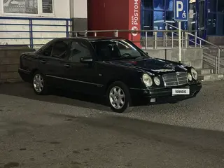 Mercedes-Benz E 280