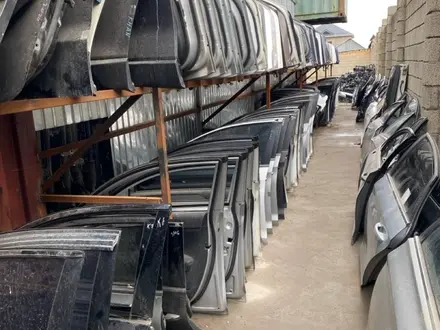 Двери на Hyundai за 15 000 тг. в Алматы