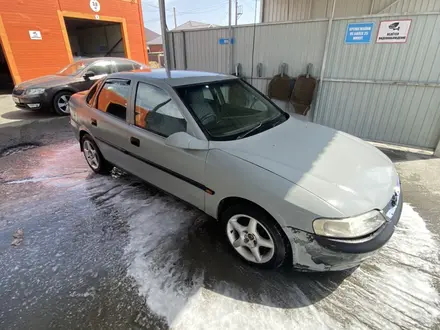 Opel Vectra 1997 года за 600 000 тг. в Семей – фото 5