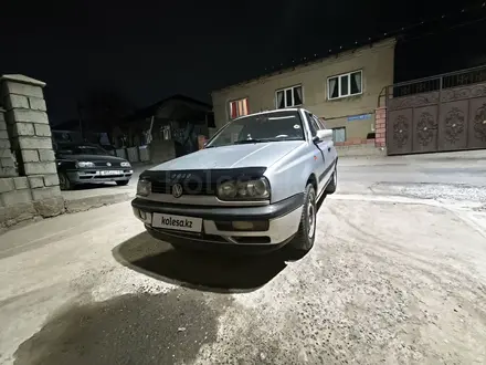 Volkswagen Golf 1996 года за 1 800 000 тг. в Шымкент