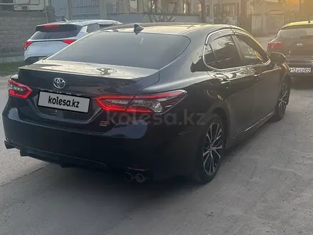 Toyota Camry 2020 года за 12 500 000 тг. в Алматы – фото 4