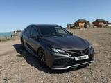 Toyota Camry 2020 года за 11 500 000 тг. в Караганда – фото 3