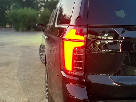 Chevrolet Tahoe 2026 года за 53 990 000 тг. в Алматы – фото 25