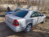 Mercedes-Benz C 180 1994 годаүшін2 200 000 тг. в Уральск – фото 2