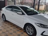 Hyundai Elantra 2018 года за 7 100 000 тг. в Шымкент – фото 2