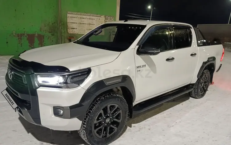 Toyota Hilux 2022 года за 25 000 000 тг. в Актобе