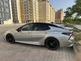 Toyota Camry 2021 года за 15 500 000 тг. в Актау – фото 3