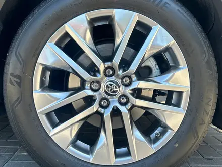 Toyota RAV4 Luxe 2023 года за 18 290 000 тг. в Алматы – фото 24