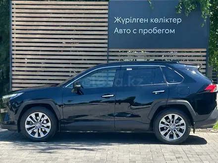 Toyota RAV4 Luxe 2023 года за 18 290 000 тг. в Алматы – фото 7