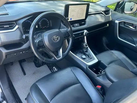 Toyota RAV4 Luxe 2023 года за 18 290 000 тг. в Алматы – фото 9