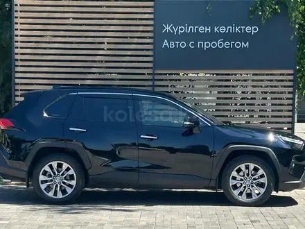 Toyota RAV4 Luxe 2023 года за 18 290 000 тг. в Алматы – фото 8