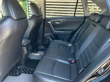 Toyota RAV4 Luxe 2023 года за 18 290 000 тг. в Алматы – фото 11