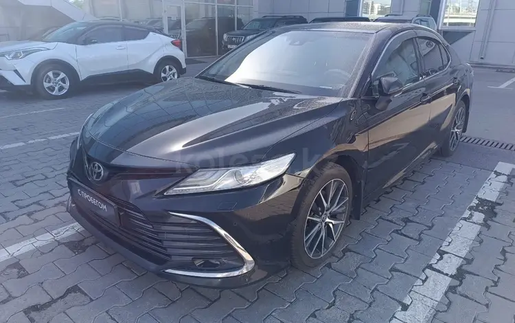 Toyota Camry Luxe 2021 года за 13 800 000 тг. в Алматы