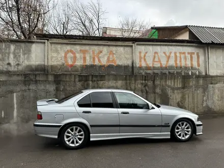 BMW 328 1996 года за 2 700 000 тг. в Алматы – фото 4