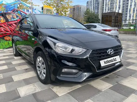 Hyundai Accent 2019 года за 6 790 000 тг. в Алматы – фото 3