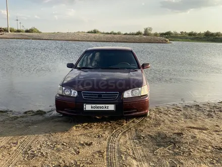 Toyota Camry 2000 года за 3 100 000 тг. в Алматы – фото 3