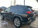 Toyota RAV4 2020 года за 12 200 000 тг. в Актобе – фото 4