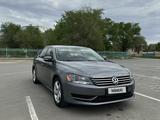 Volkswagen Passat 2013 года за 4 200 000 тг. в Атырау – фото 2