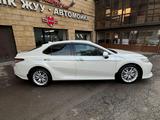 Toyota Camry 2020 года за 15 500 000 тг. в Алматы – фото 3