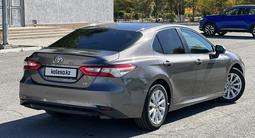 Toyota Camry 2018 года за 12 200 000 тг. в Караганда – фото 3