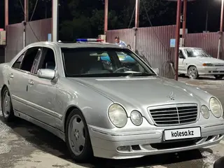 Mercedes-Benz E 320
