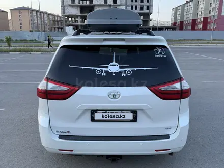Toyota Sienna 2015 года за 12 000 000 тг. в Актау – фото 17