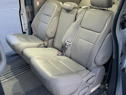 Toyota Sienna 2015 года за 12 000 000 тг. в Актау – фото 52