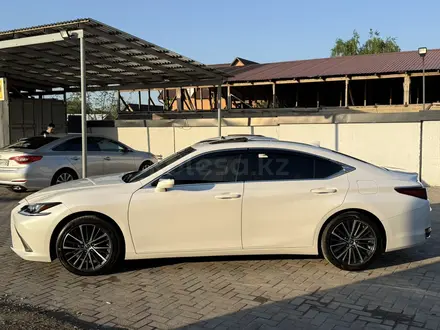 Lexus ES 250 2021 года за 19 000 000 тг. в Алматы – фото 3