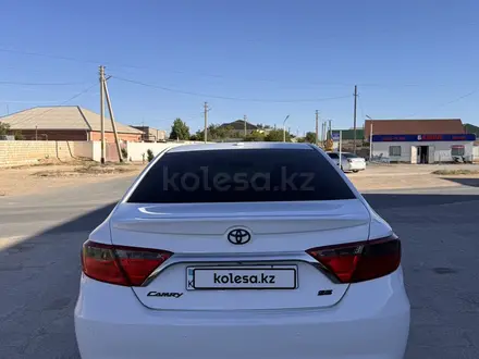 Toyota Camry 2017 года за 10 000 000 тг. в Жанаозен – фото 2