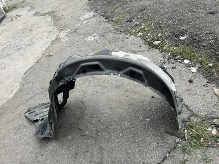 Подкрылок на gs 250/350 за 30 000 тг. в Алматы