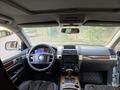 Volkswagen Touareg 2004 годаүшін3 500 000 тг. в Алматы – фото 15