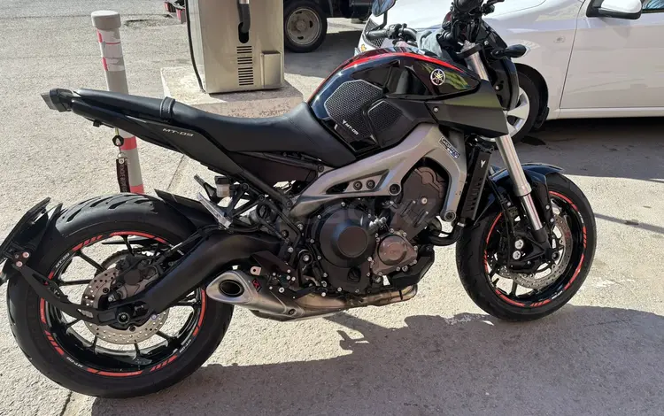 Yamaha  MT-09 (FZ-09) 2016 года за 3 900 000 тг. в Астана