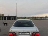 Mercedes-Benz E 230 1997 года за 2 100 000 тг. в Кокшетау – фото 3