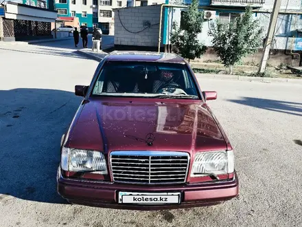 Mercedes-Benz E 280 1993 года за 2 000 000 тг. в Кызылорда – фото 3