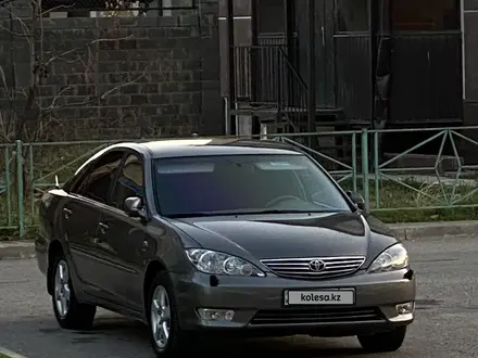 Toyota Camry 2005 года за 6 900 000 тг. в Шымкент – фото 2