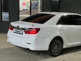 Toyota Camry 2014 года за 8 600 000 тг. в Актобе – фото 3