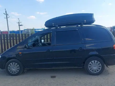 Volkswagen Sharan 1996 года за 2 100 000 тг. в Актобе – фото 4