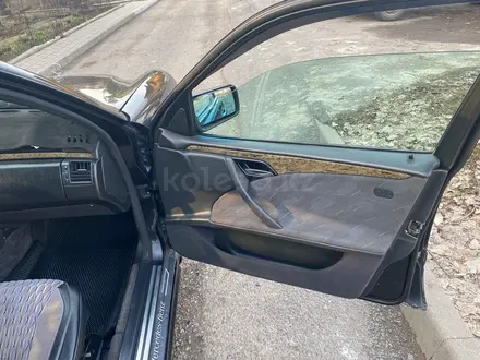 Mercedes-Benz E 230 1996 года за 3 150 000 тг. в Алматы – фото 7