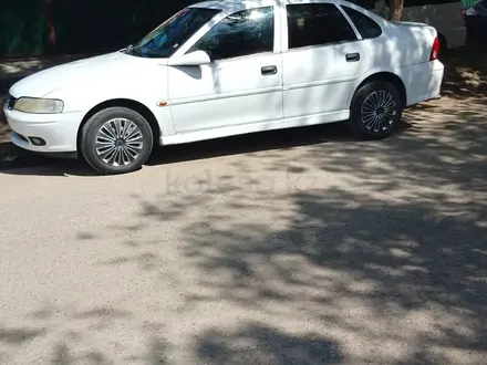 Opel Vectra 2002 года за 1 400 000 тг. в Актобе – фото 3