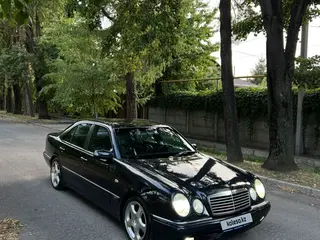 Mercedes-Benz E 320