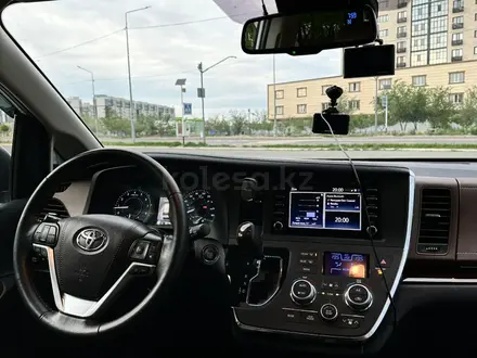 Toyota Sienna 2018 годаүшін21 000 000 тг. в Атырау – фото 16