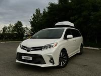 Toyota Sienna 2018 годаүшін21 000 000 тг. в Атырау
