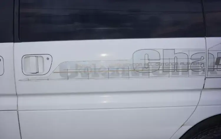 Дверь сдвижная Mitsubishi Delica PD6W за 25 000 тг. в Усть-Каменогорск