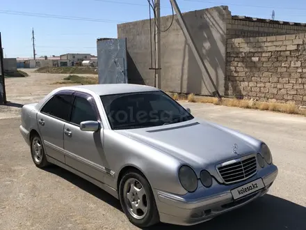 Mercedes-Benz E 320 2001 года за 4 900 000 тг. в Актау – фото 2