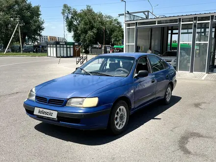 Toyota Carina E 1996 года за 900 000 тг. в Алматы – фото 2