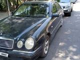 Mercedes-Benz E 230 1996 года за 2 000 000 тг. в Алматы – фото 3