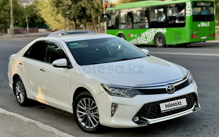 Toyota Camry 2017 года за 15 300 000 тг. в Шымкент