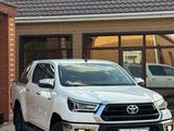 Toyota Hilux 2022 года за 18 700 000 тг. в Жанаозен